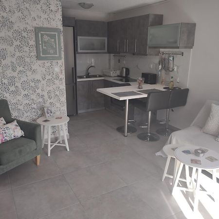 Irida Holiday Apartments Stoupa Luaran gambar